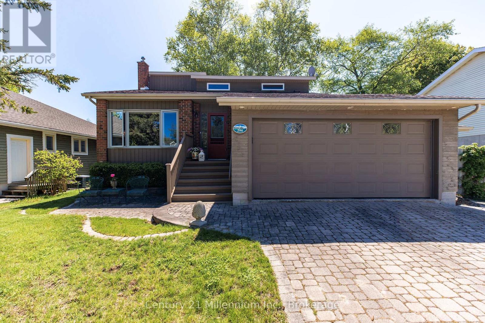 294 Albert Street S, Saugeen Shores, Ontario N0H 2L0 - Photo 2 - X12961550