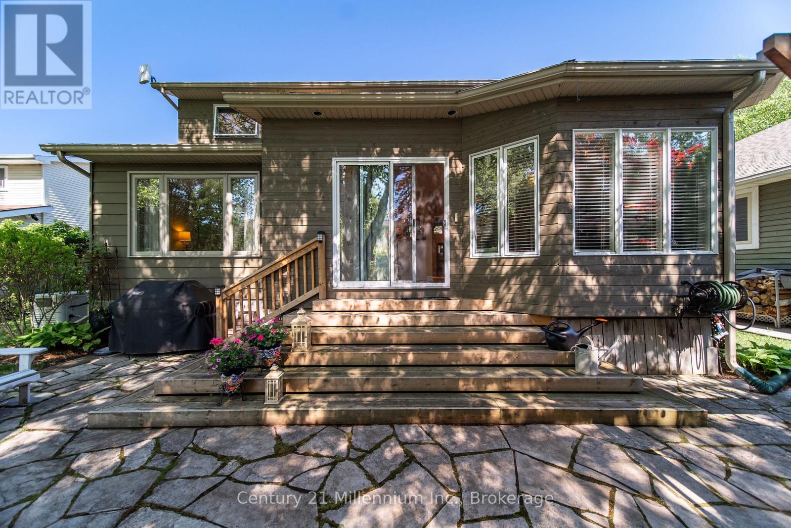294 Albert Street S, Saugeen Shores, Ontario N0H 2L0 - Photo 3 - X12961550