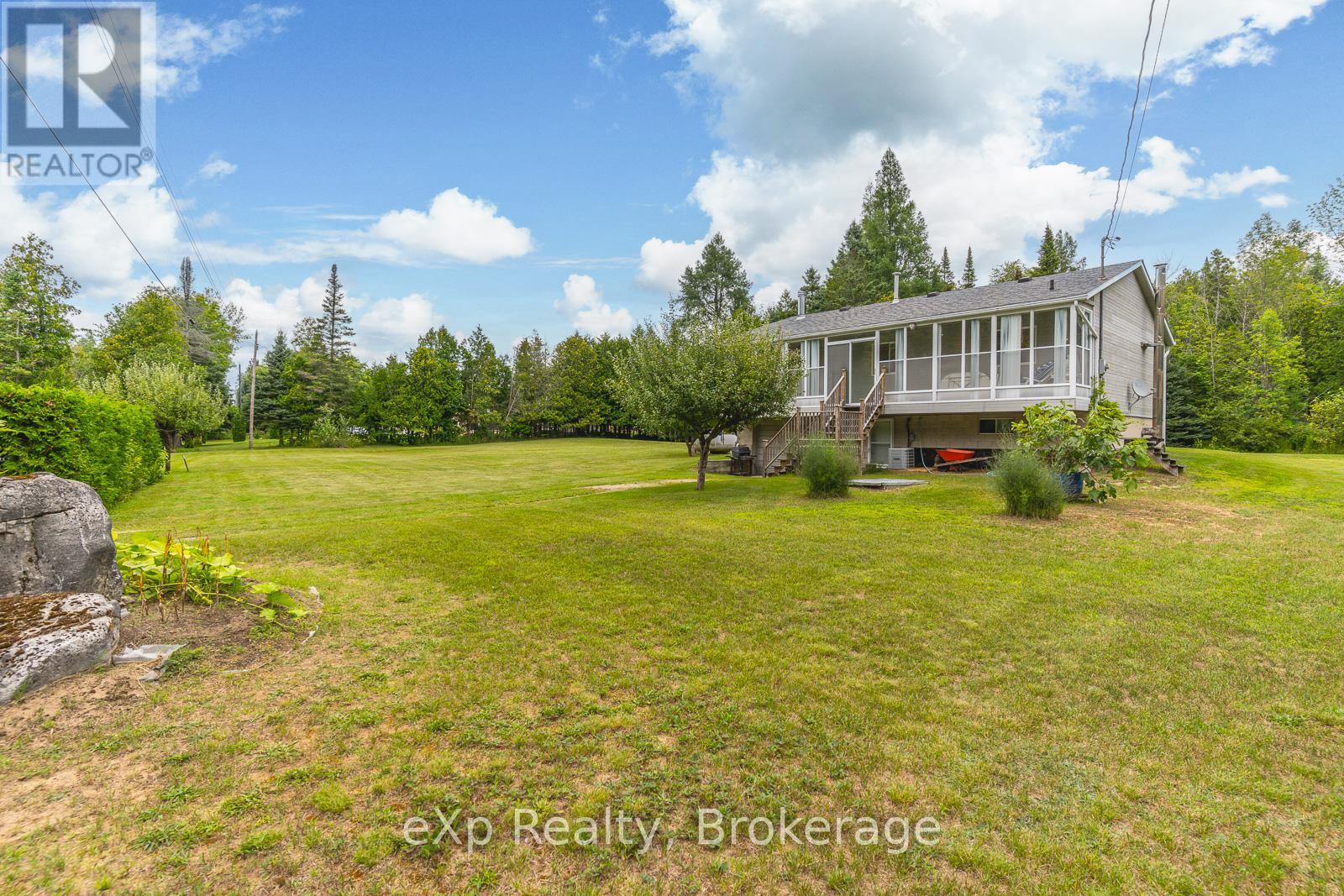 27 Bell Drive, Northern Bruce Peninsula, Ontario N0H 2T0 - Photo 2 - X12962118