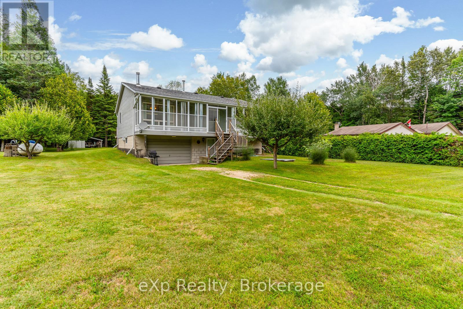 27 Bell Drive, Northern Bruce Peninsula, Ontario N0H 2T0 - Photo 3 - X12962118