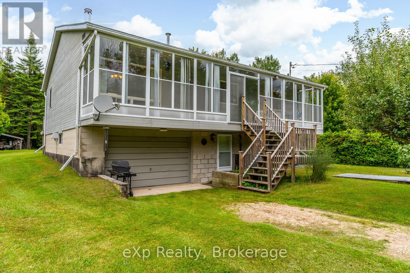 27 Bell Drive, Northern Bruce Peninsula, Ontario N0H 2T0 - Photo 4 - X12962118