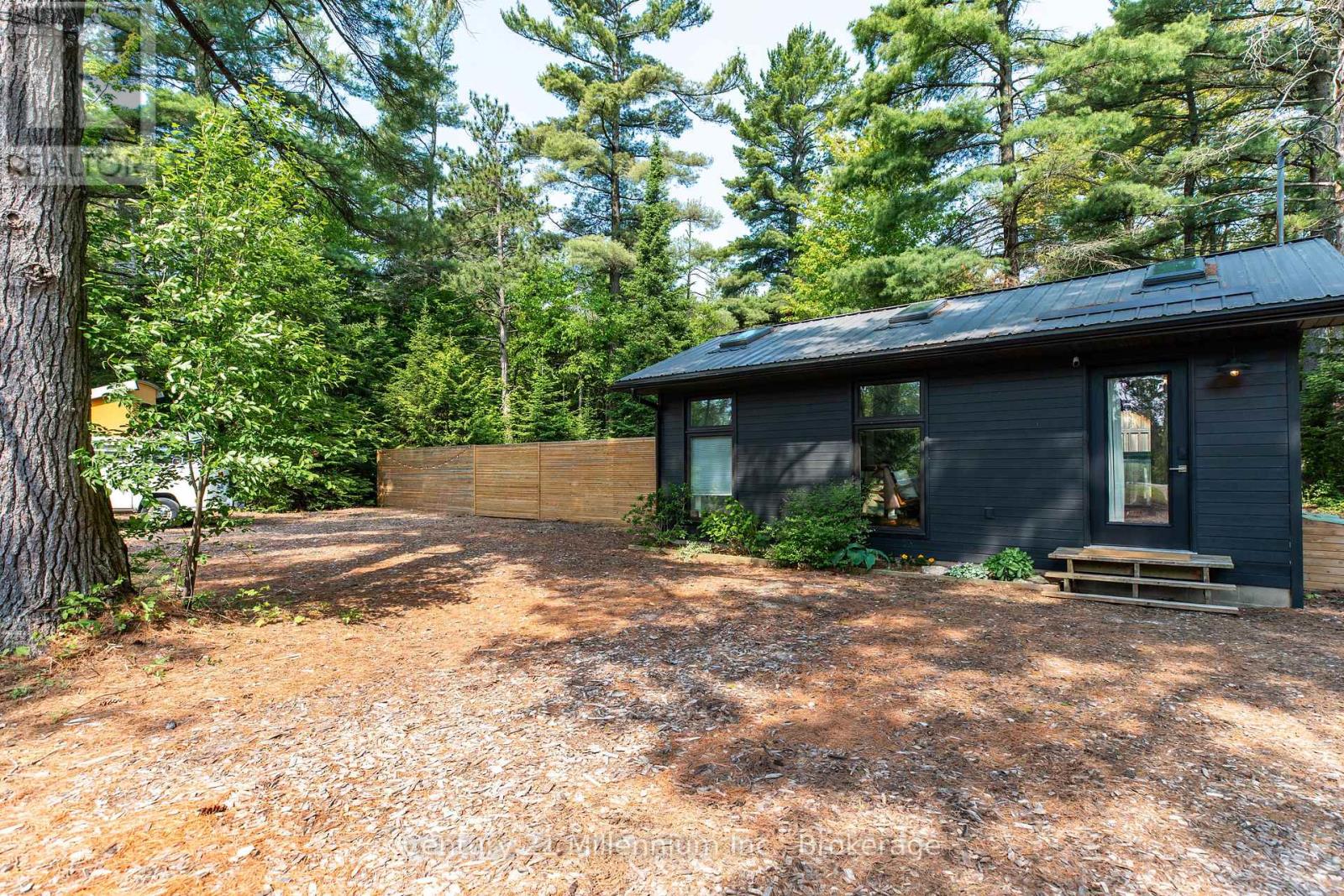 204 Ogimah Road, Native Leased Lands, Ontario N0H 2T0 - Photo 3 - X12951942