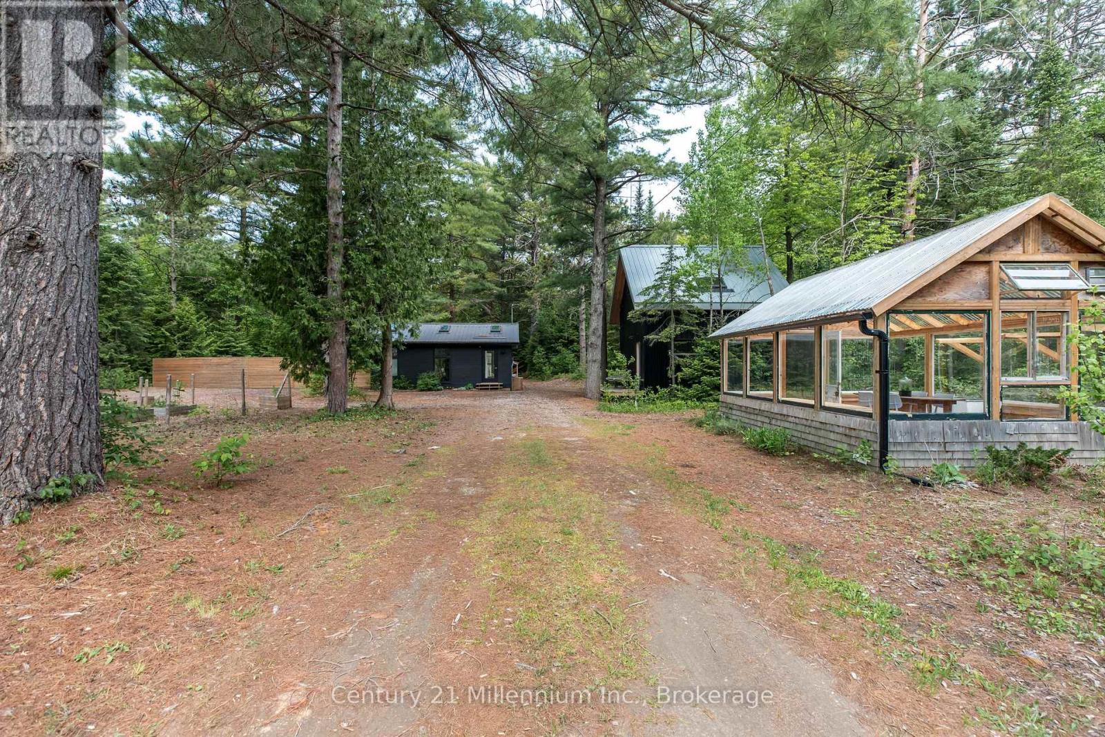 204 Ogimah Road, Native Leased Lands, Ontario N0H 2T0 - Photo 4 - X12951942