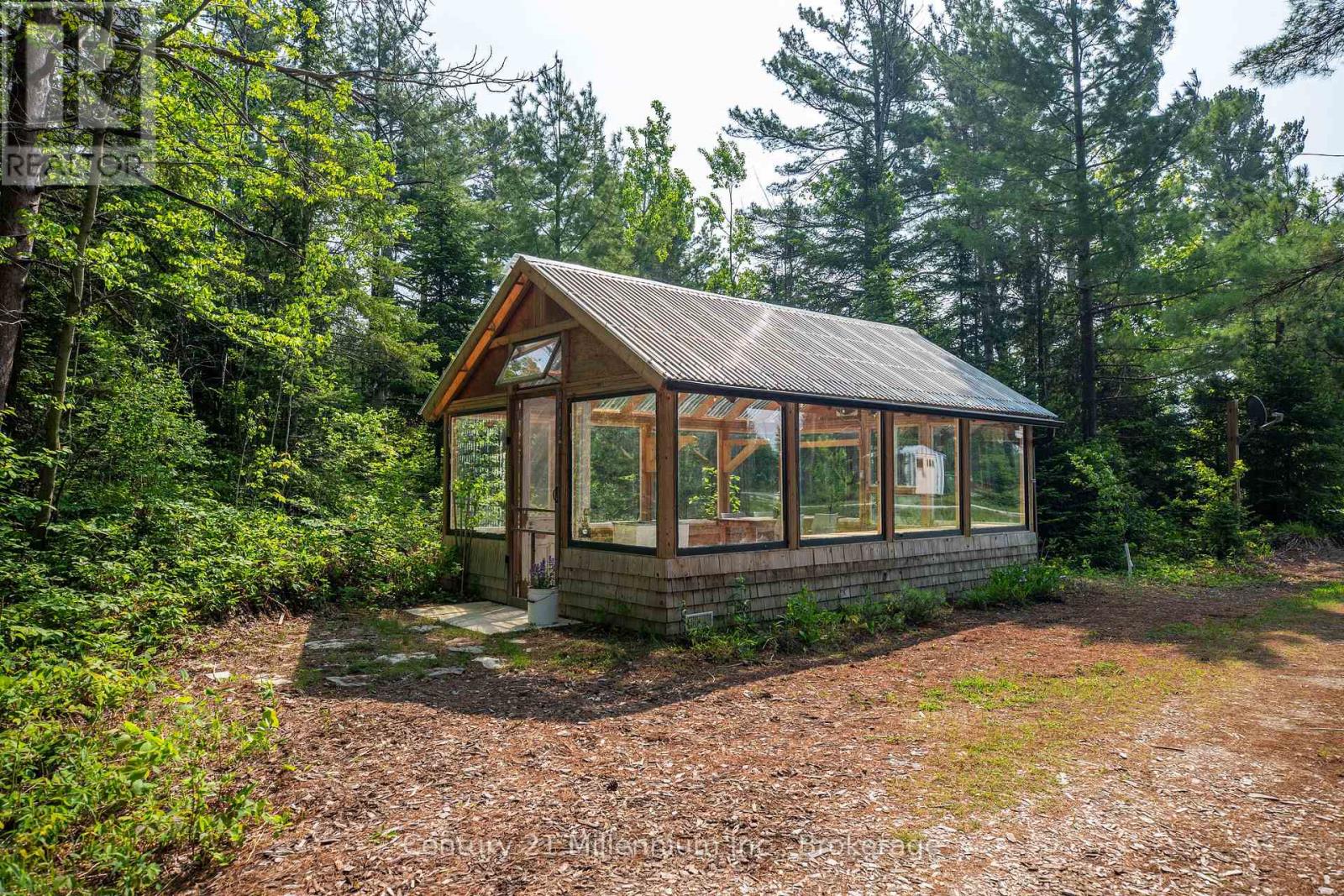 204 Ogimah Road, Native Leased Lands, Ontario N0H 2T0 - Photo 6 - X12951942
