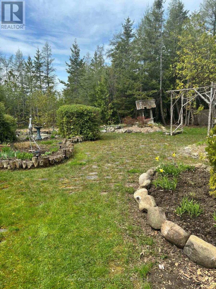 668 Pike Bay Road, Northern Bruce Peninsula, Ontario N0H 2T0 - Photo 3 - X12967684