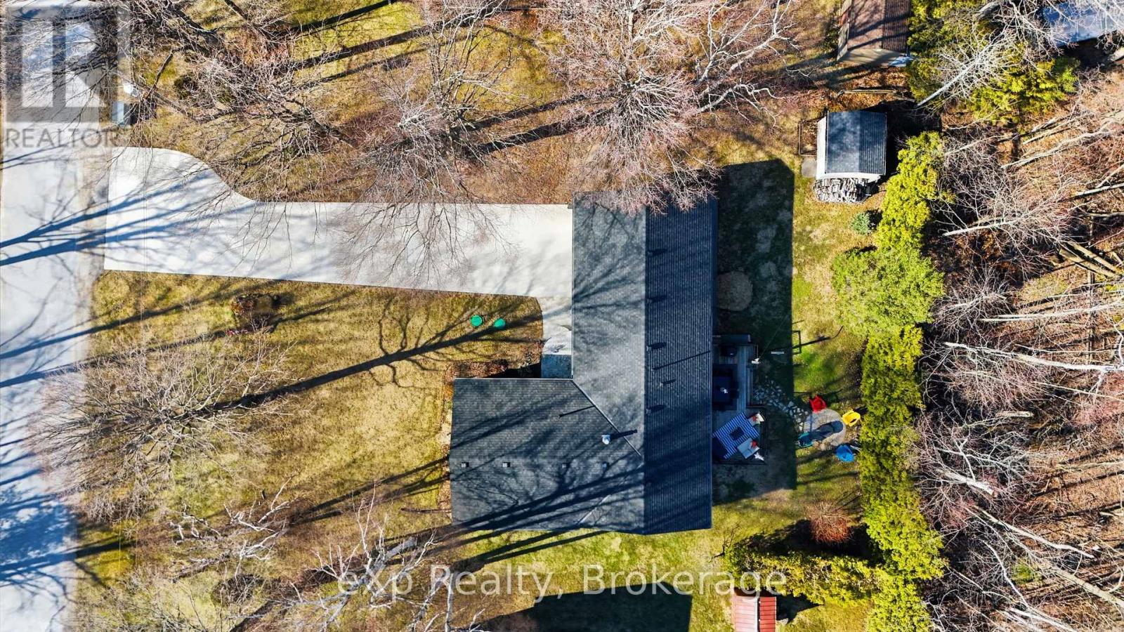 90 Mapleport Crescent, South Bruce Peninsula, Ontario N0H 2G0 - Photo 3 - X12974064