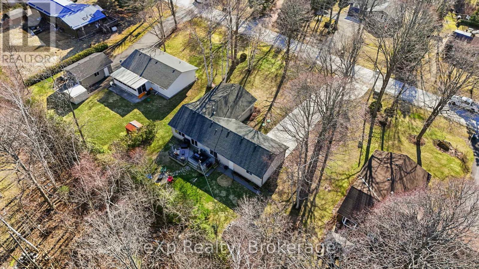 90 Mapleport Crescent, South Bruce Peninsula, Ontario N0H 2G0 - Photo 5 - X12974064