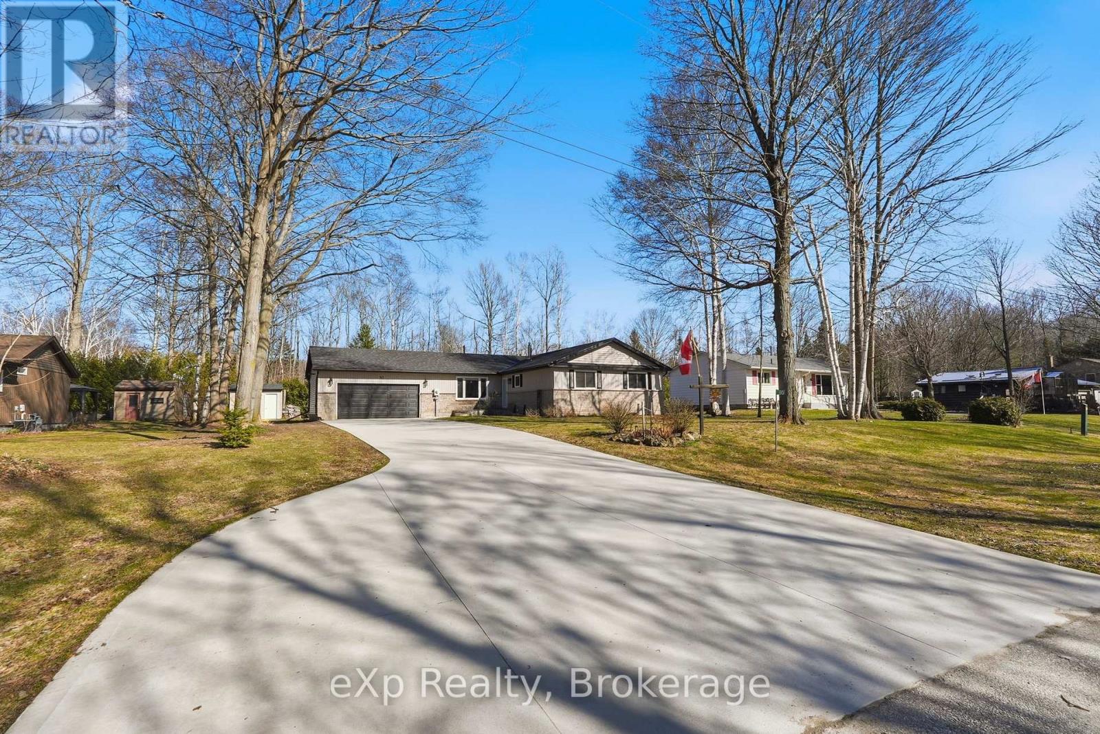 90 Mapleport Crescent, South Bruce Peninsula, Ontario N0H 2G0 - Photo 6 - X12974064
