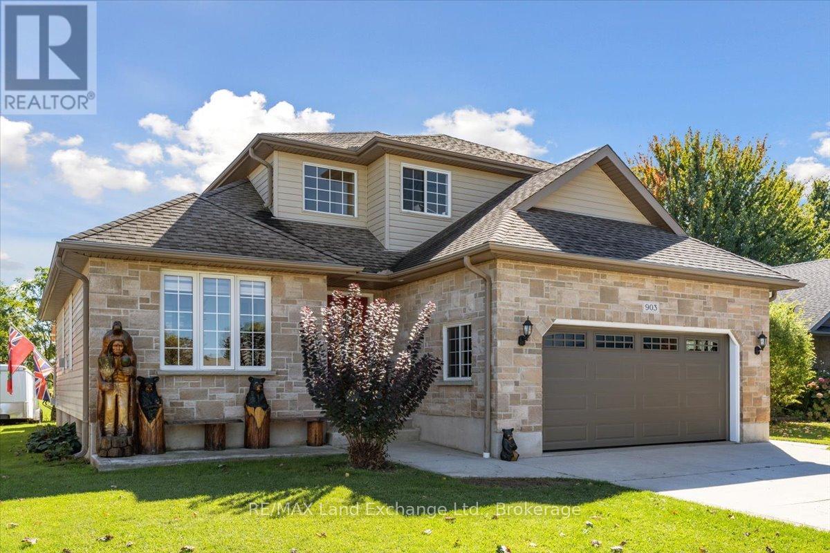 903 Highland Street, Saugeen Shores, Ontario N0H 2C2 - Photo 3 - X12977906
