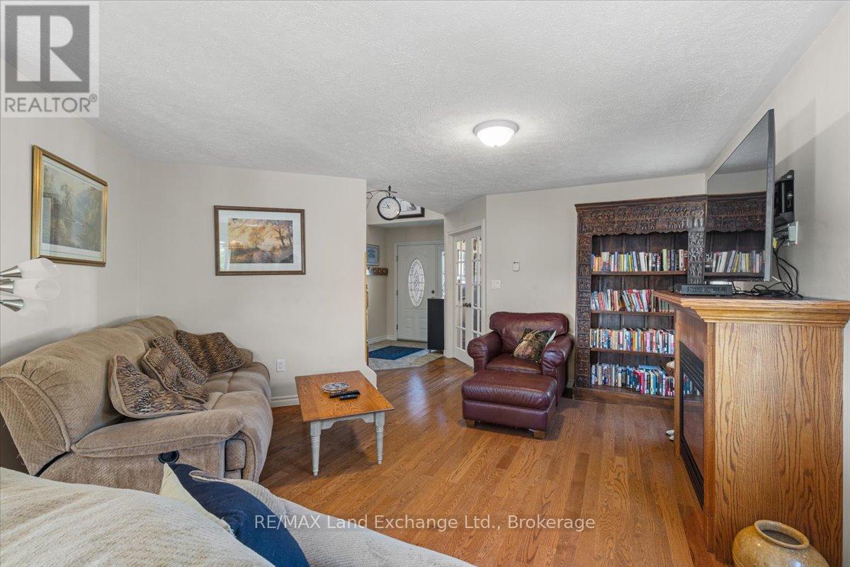 903 Highland Street, Saugeen Shores, Ontario N0H 2C2 - Photo 9 - X12977906
