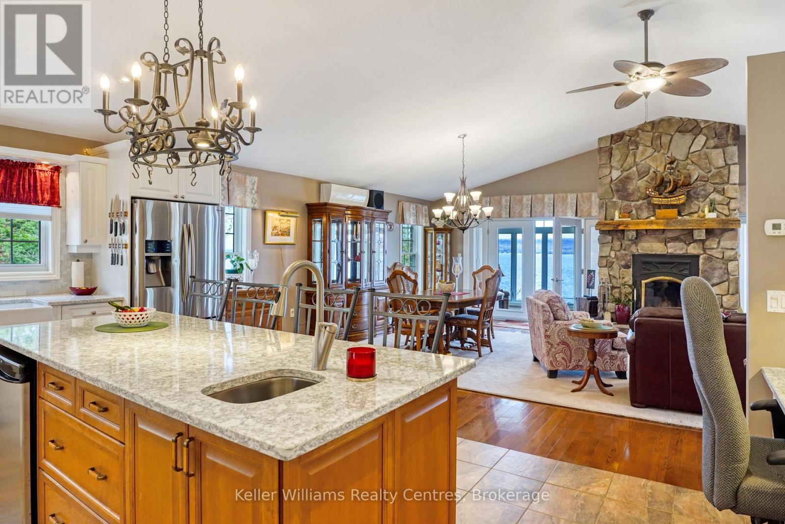 2 2nd Avenue, South Bruce Peninsula, Ontario N0H 2T0 - Photo 7 - X12981398