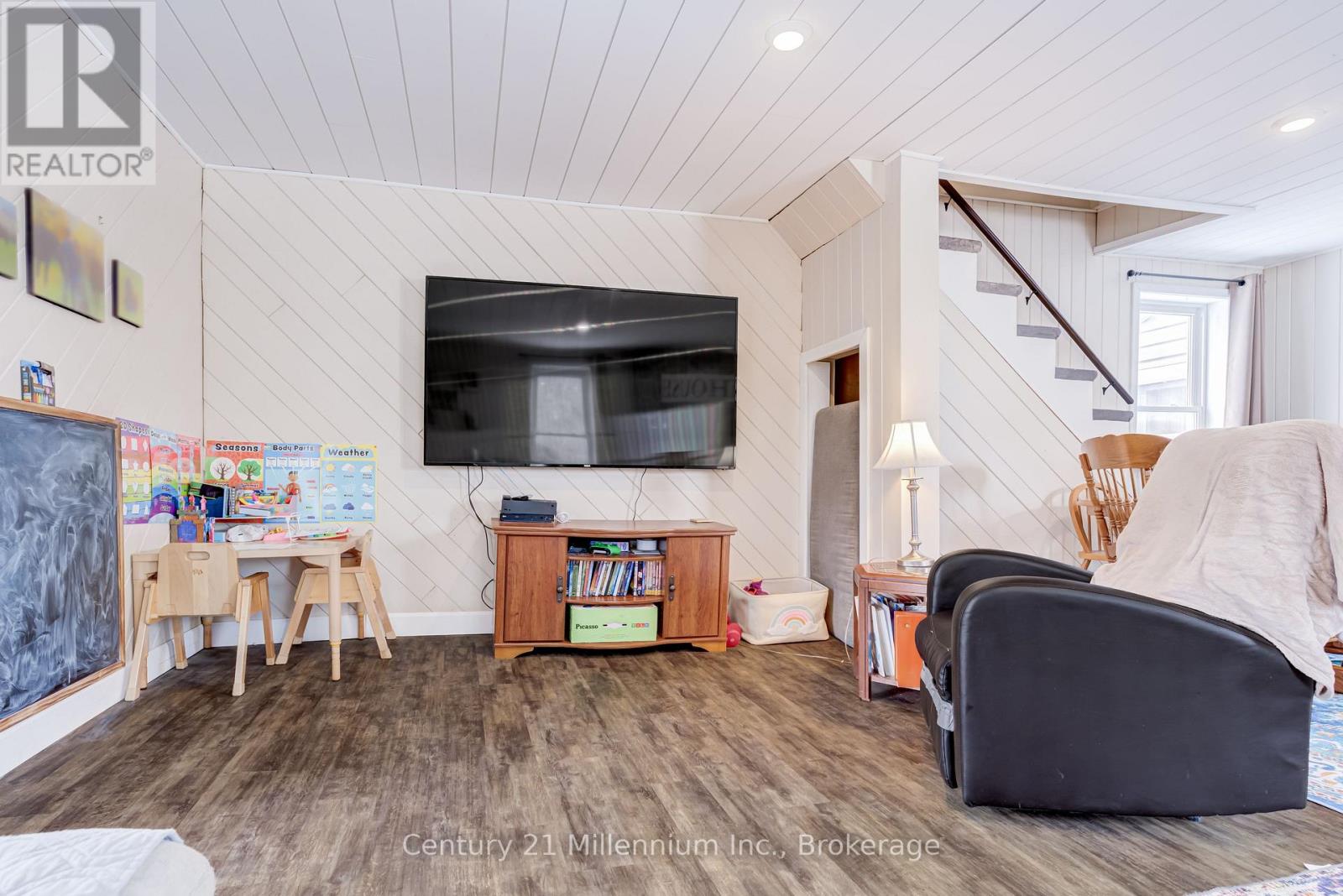 441090 Elm Street, Georgian Bluffs, Ontario N0H 2T0 - Photo 7 - X12982590