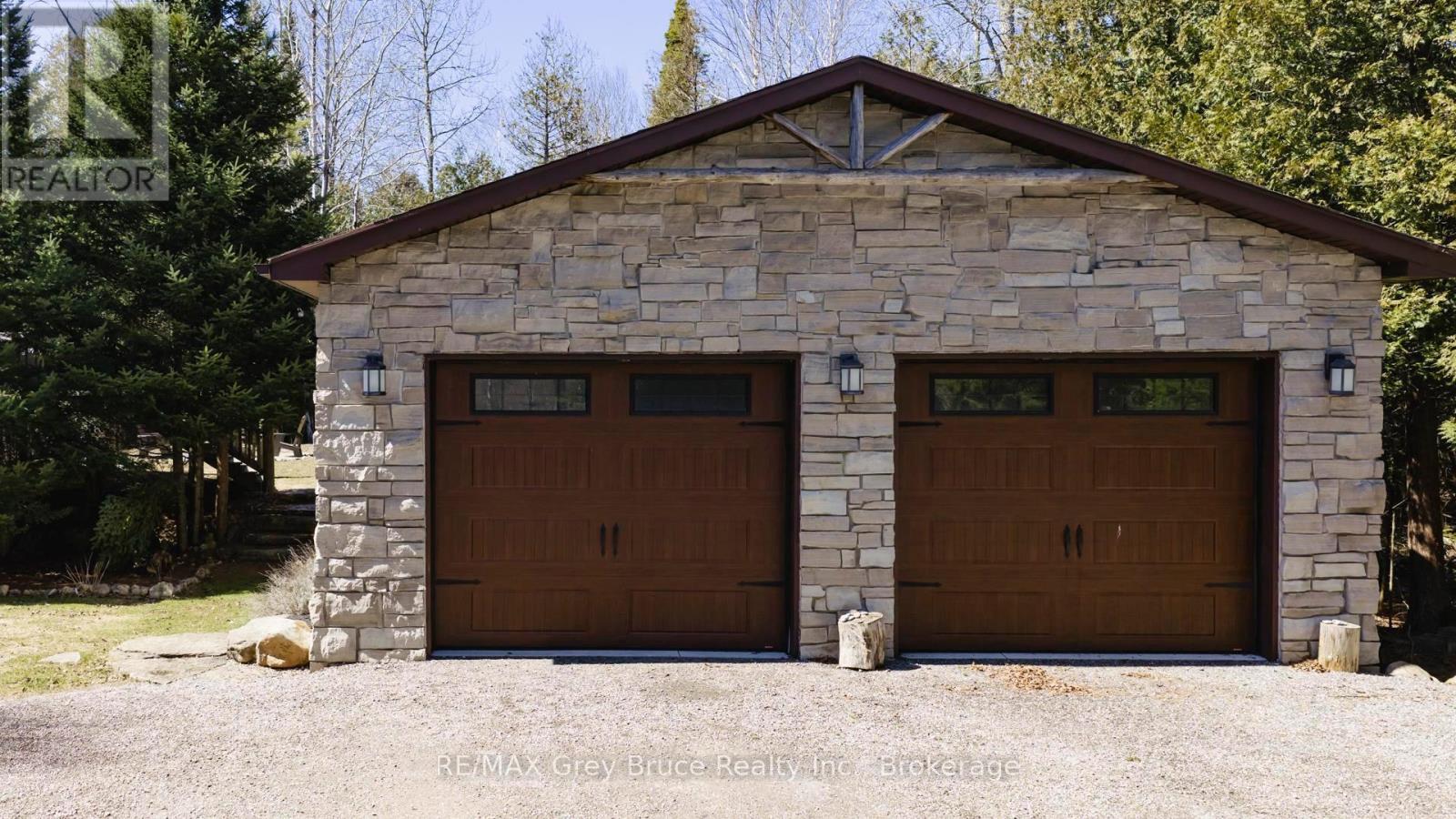 1535 15 Side Road, South Bruce Peninsula, Ontario N0H 2T0 - Photo 4 - X12989398