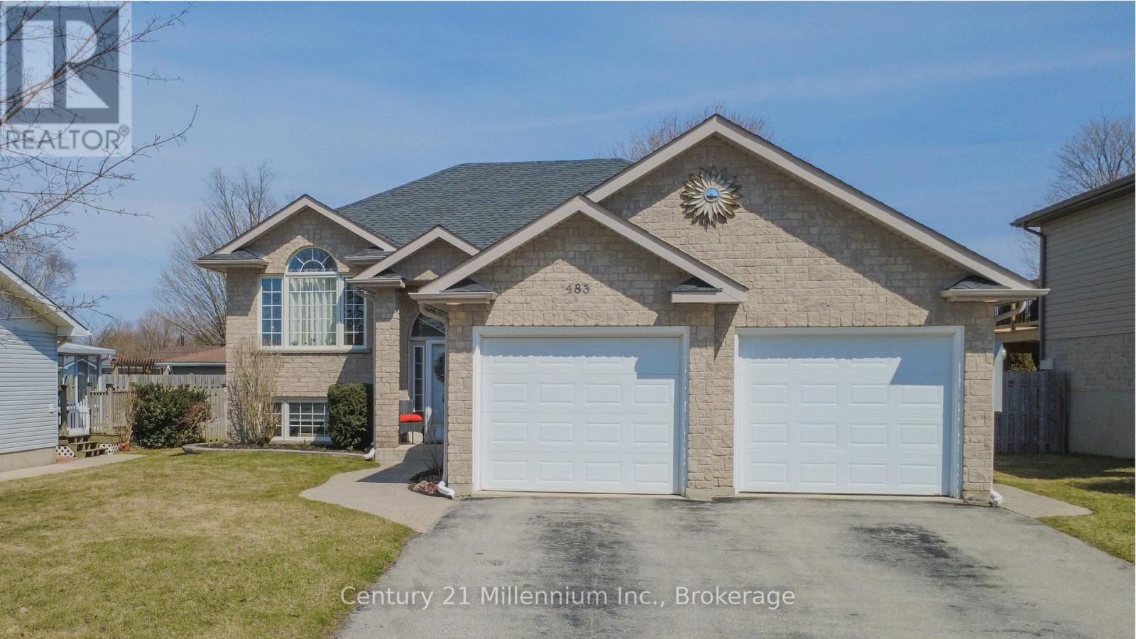 483 Peirson Avenue, Saugeen Shores, Ontario N0H 2C1 - Photo 3 - X12994594