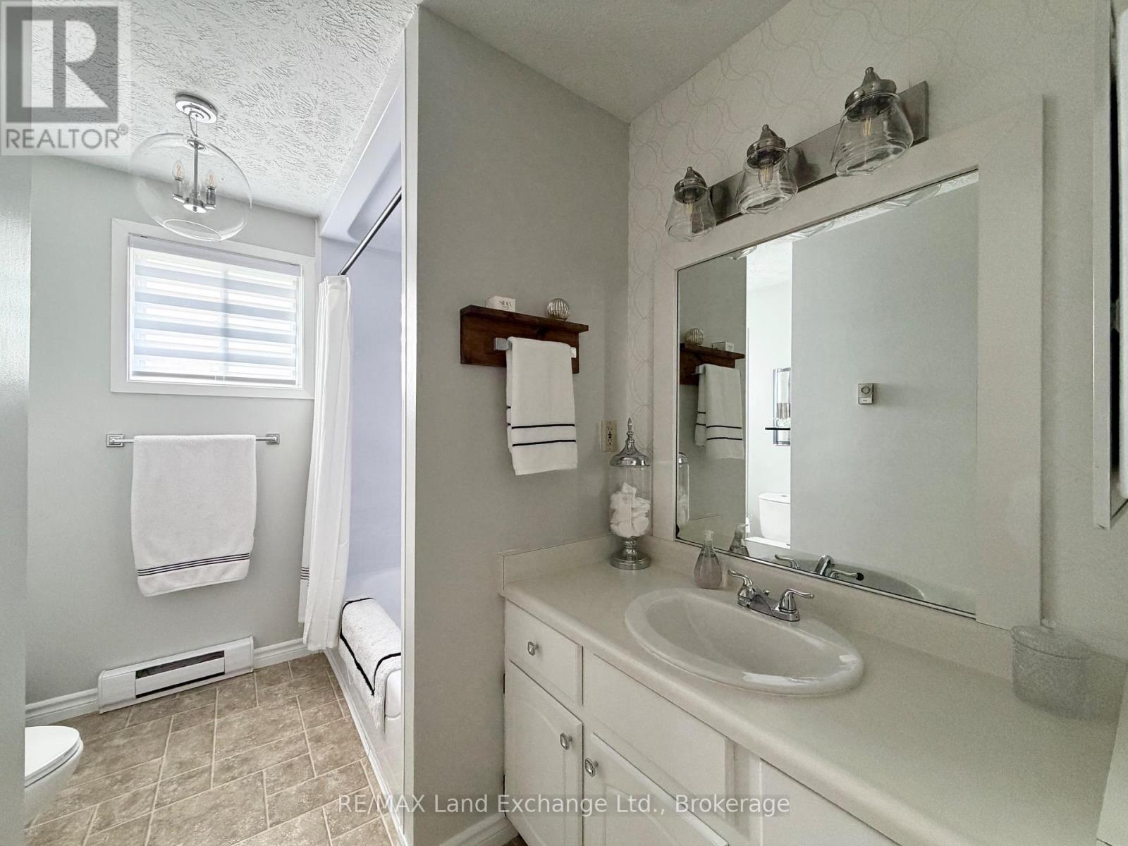 375 Lansdowne Street, Saugeen Shores, Ontario N0H 2L0 - Photo 9 - X13020264