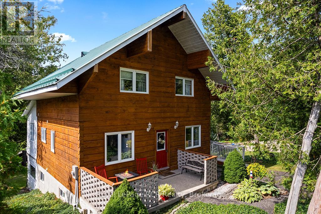 183 Lakeshore Road, Georgian Bluffs, Ontario N0H 2T0 - Photo 1 - X13033182