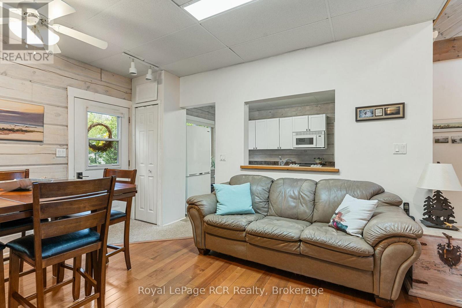 183 Lakeshore Road, Georgian Bluffs, Ontario N0H 2T0 - Photo 6 - X13033182