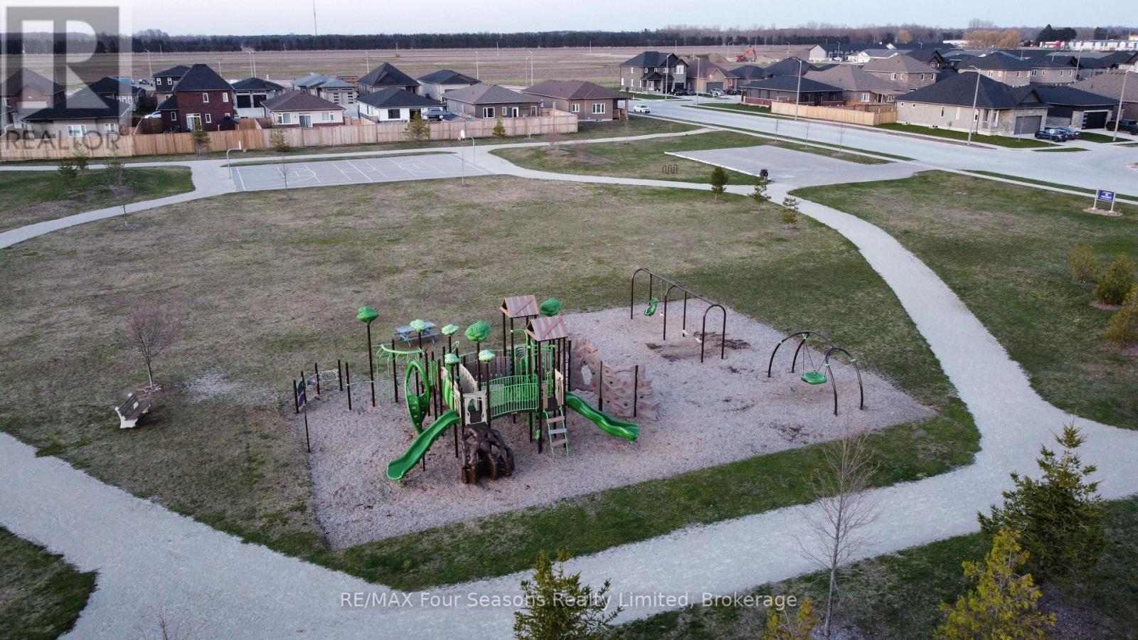 399 Devonshire Road, Saugeen Shores, Ontario N0H 2C6 - Photo 9 - X13039166