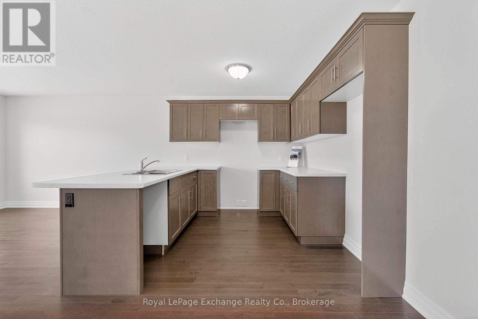 380 Hawthorne Street, Saugeen Shores, Ontario N0H 2C3 - Photo 5 - X13044220