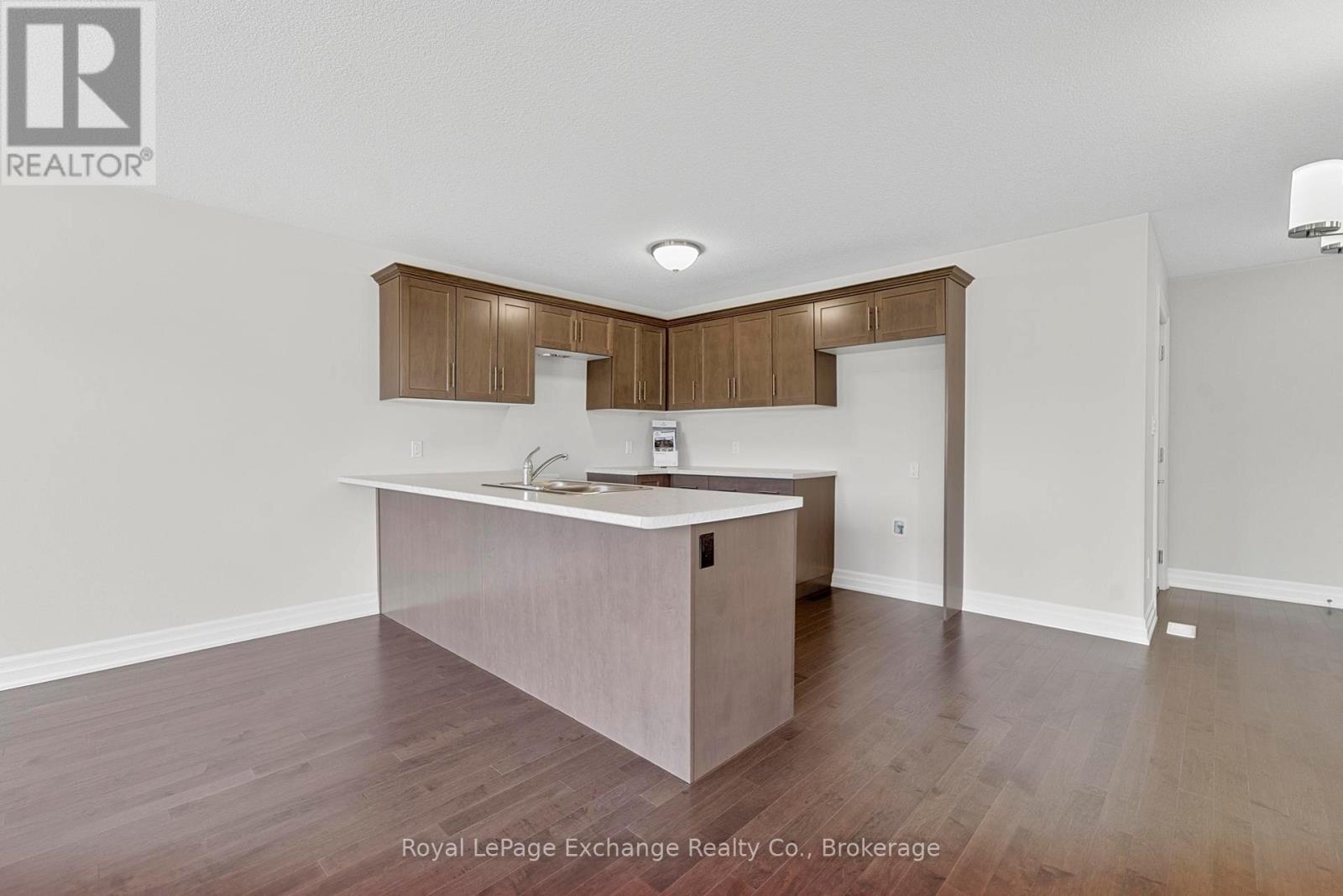 380 Hawthorne Street, Saugeen Shores, Ontario N0H 2C3 - Photo 6 - X13044220