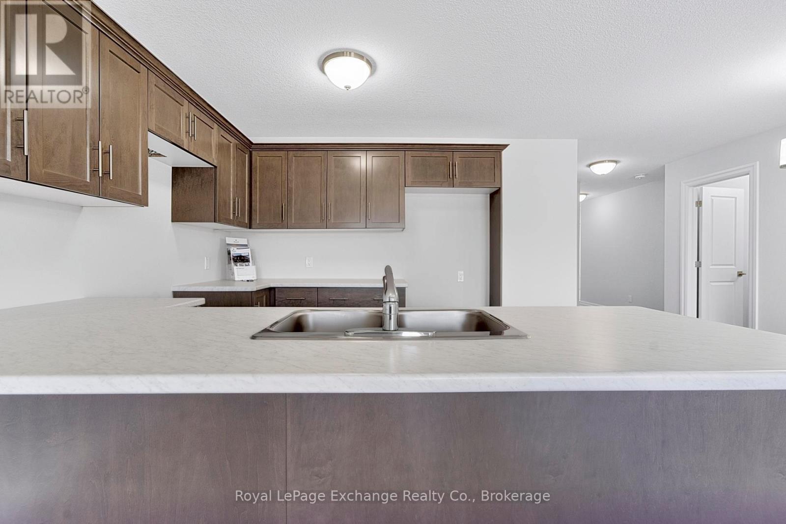 380 Hawthorne Street, Saugeen Shores, Ontario N0H 2C3 - Photo 7 - X13044220