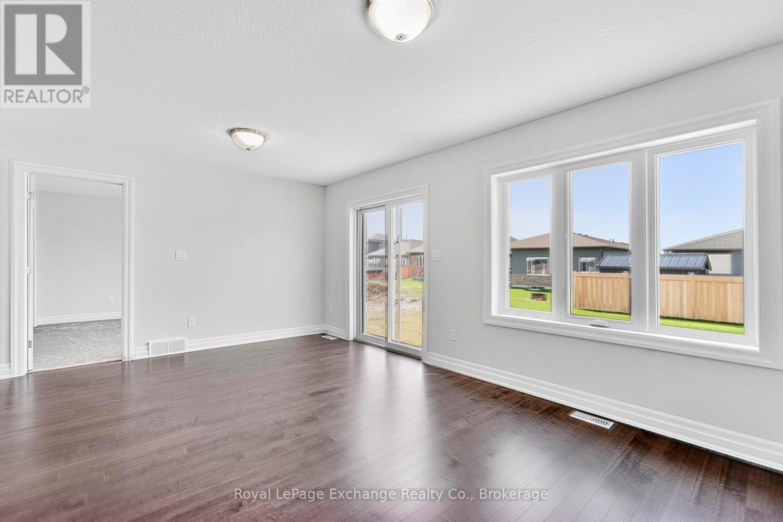 380 Hawthorne Street, Saugeen Shores, Ontario N0H 2C3 - Photo 8 - X13044220