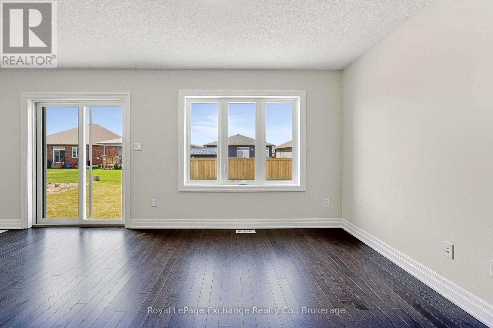 380 Hawthorne Street, Saugeen Shores, Ontario N0H 2C3 - Photo 9 - X13044220