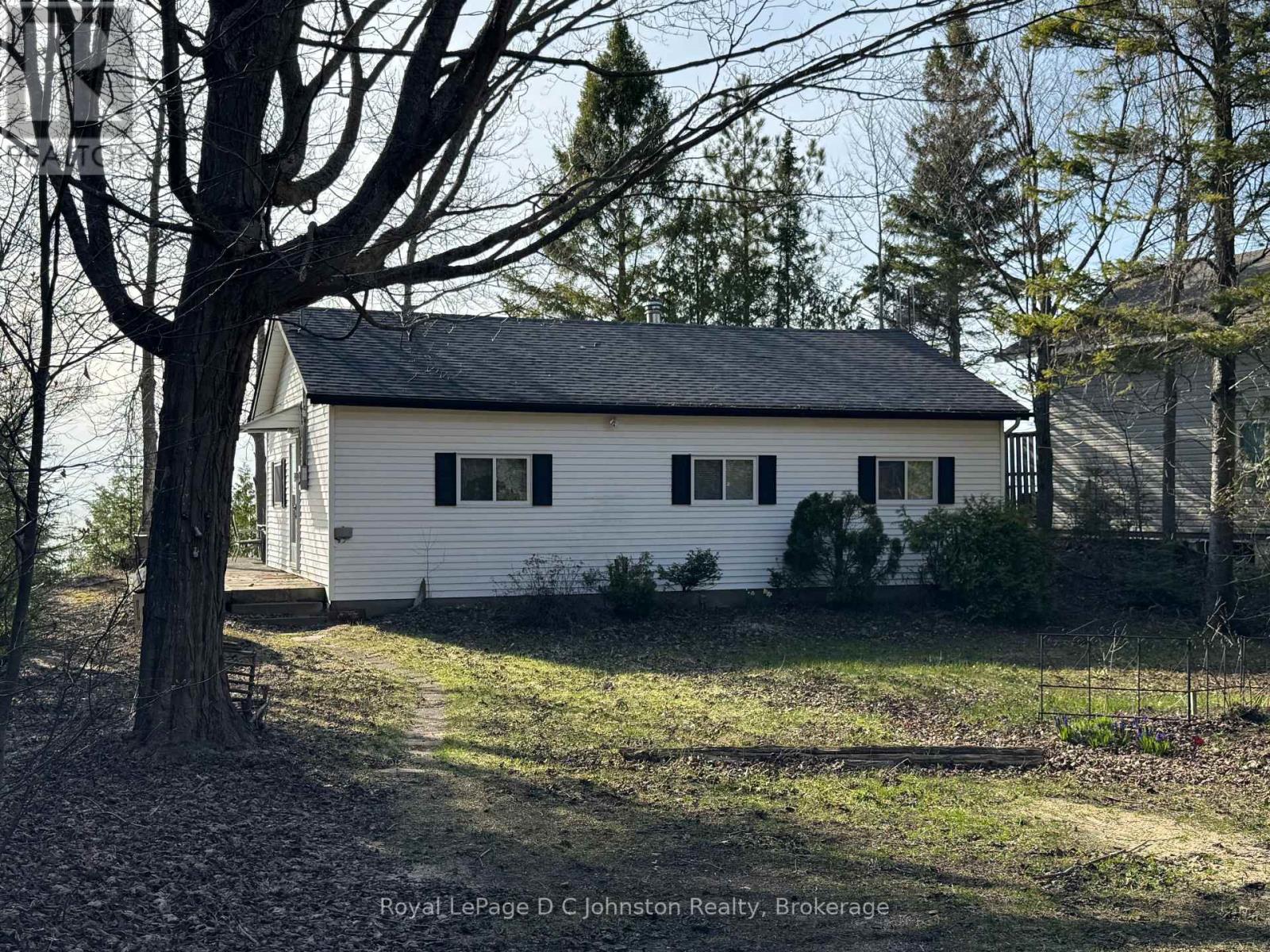 251 Bruce 13 Road, Native Leased Lands, Ontario N0H 2L0 - Photo 6 - X13048434
