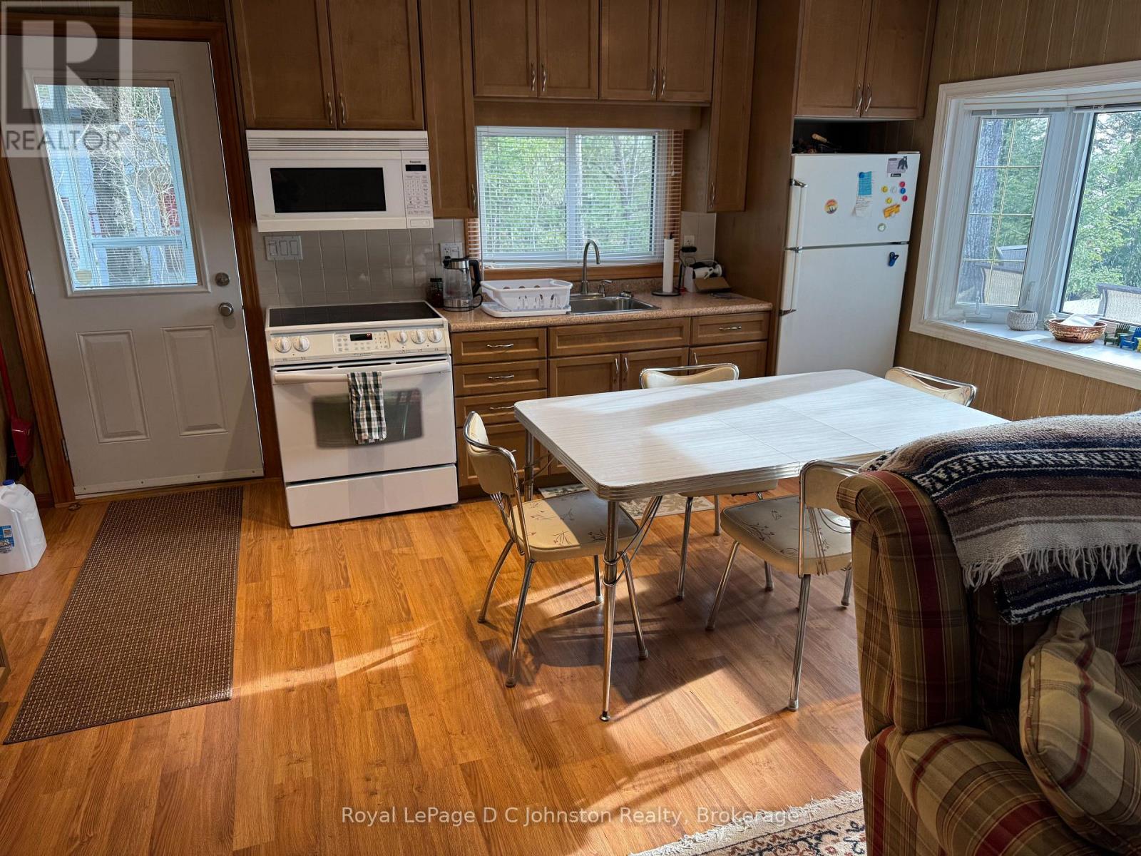 251 Bruce 13 Road, Native Leased Lands, Ontario N0H 2L0 - Photo 8 - X13048434