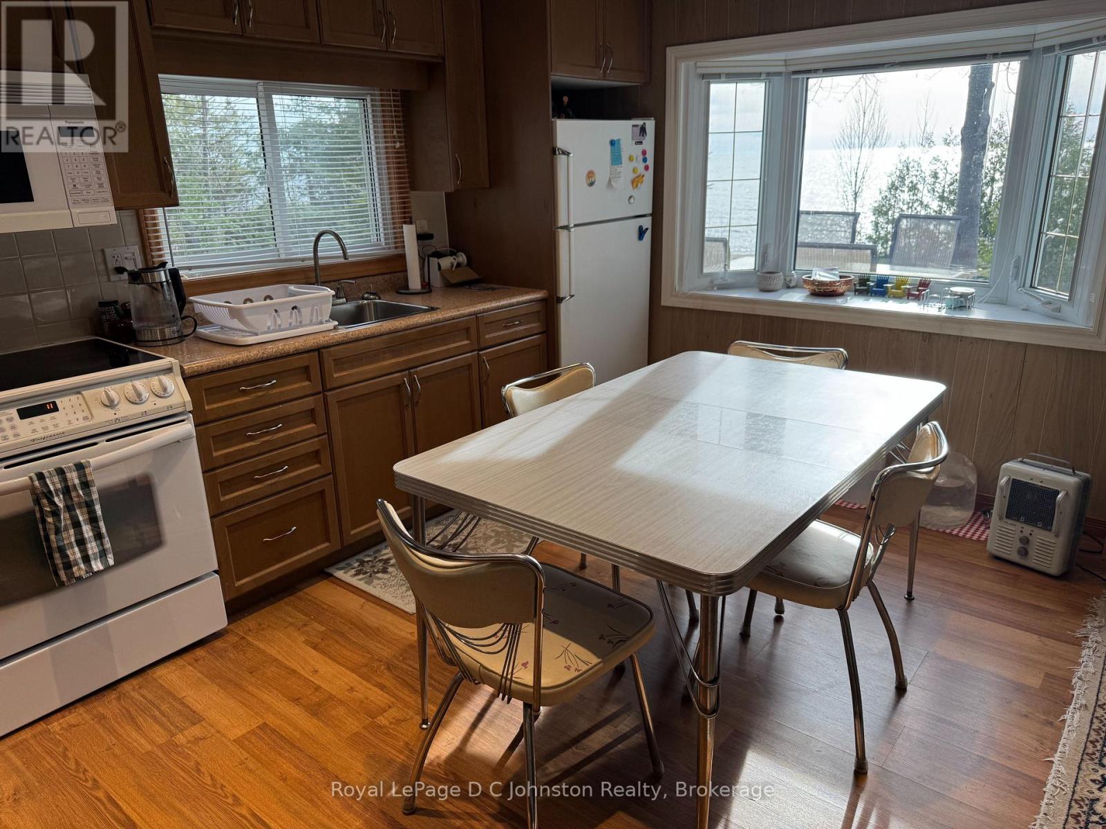 251 Bruce 13 Road, Native Leased Lands, Ontario N0H 2L0 - Photo 9 - X13048434
