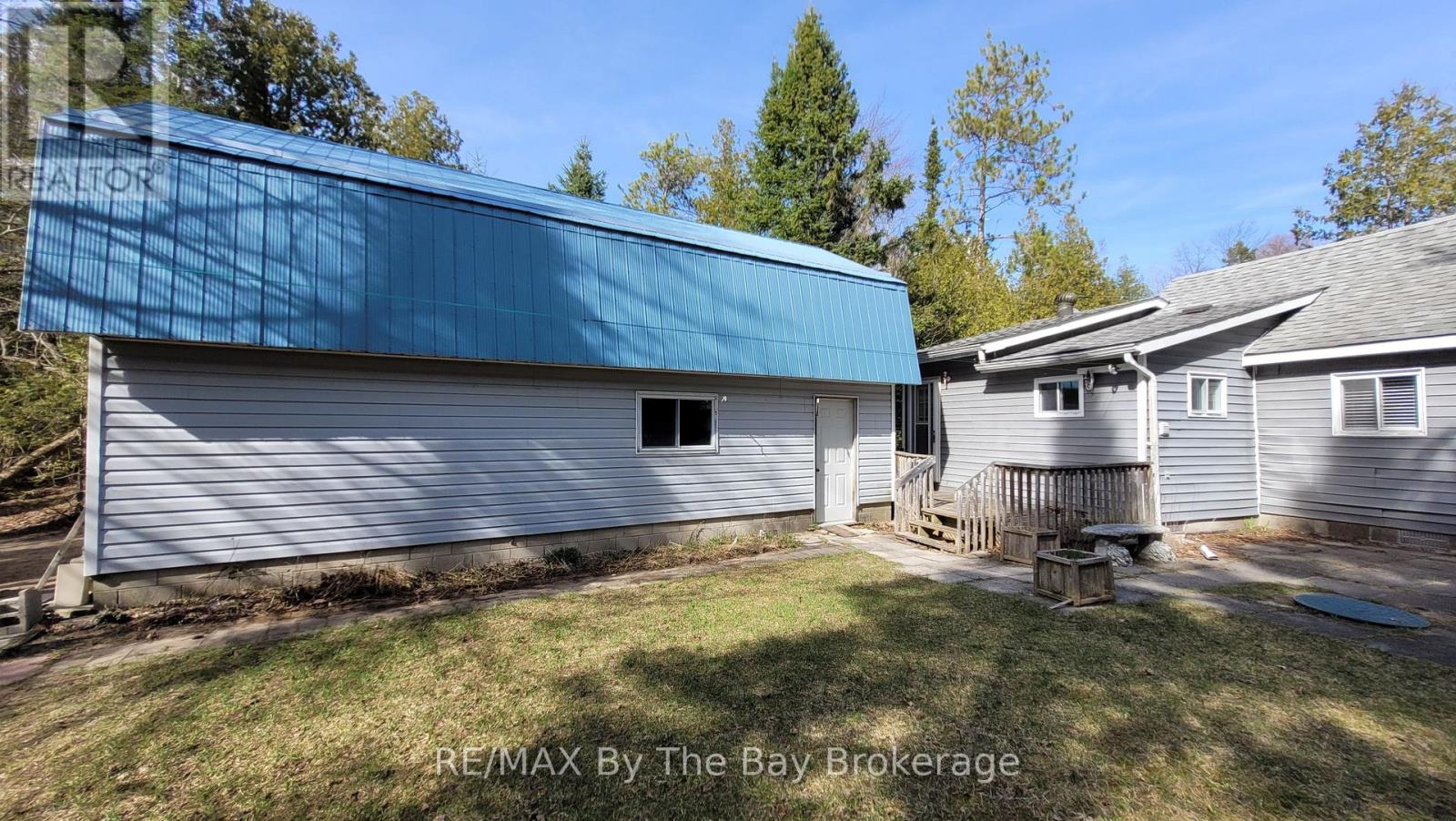 1120 King Edward Avenue, South Bruce Peninsula, Ontario N0H 2G0 - Photo 2 - X13051386