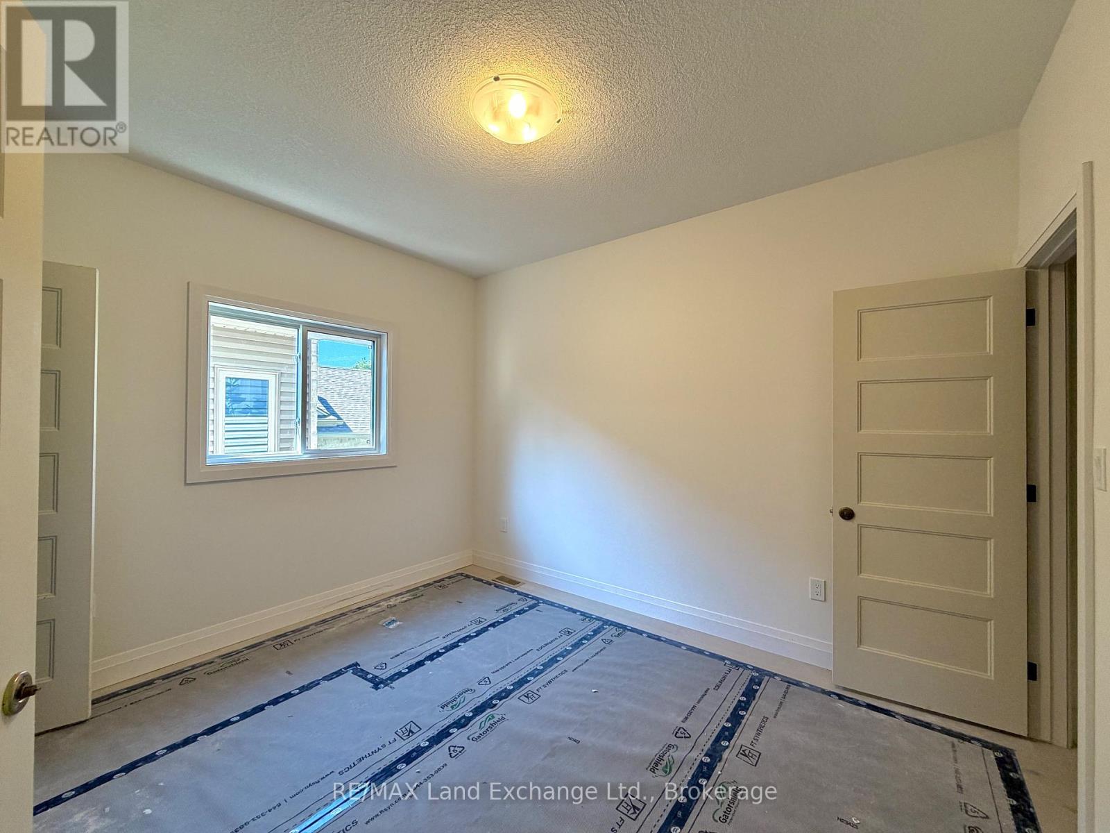 660 Devonshire Road, Saugeen Shores, Ontario N0H 2C3 - Photo 7 - X13060028