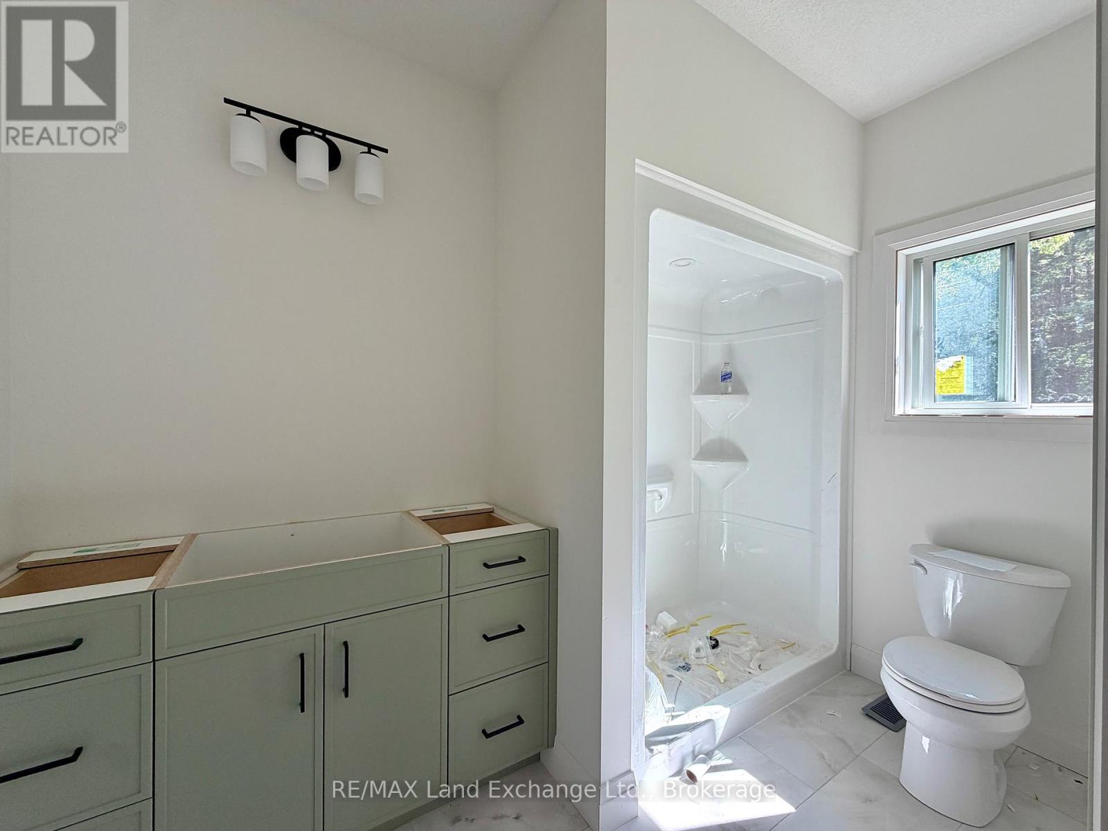 660 Devonshire Road, Saugeen Shores, Ontario N0H 2C3 - Photo 8 - X13060028