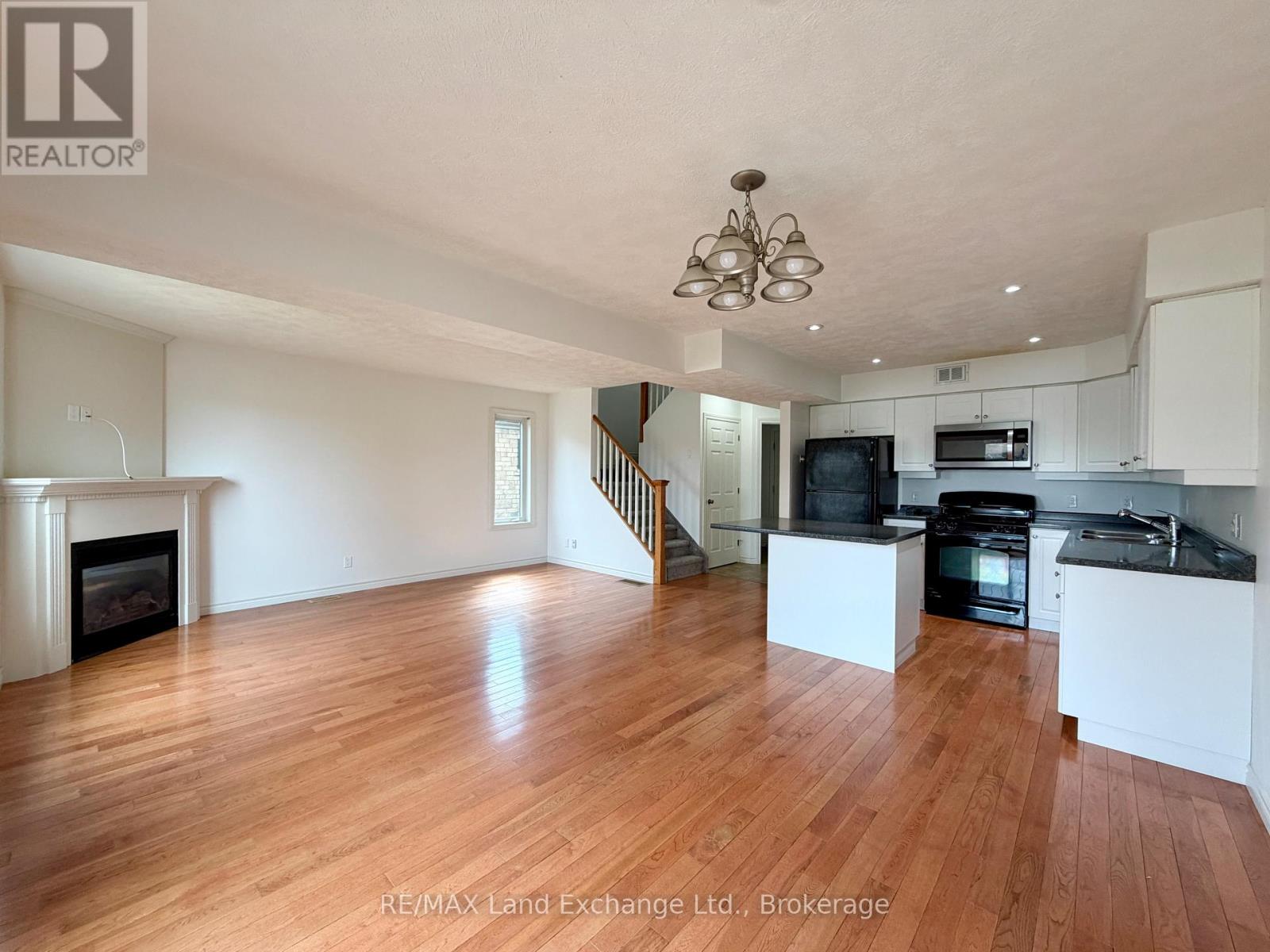 223 Stickel Street, Saugeen Shores, Ontario N0H 2C1 - Photo 6 - X13063146