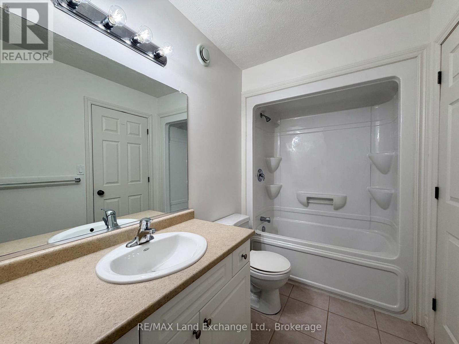 223 Stickel Street, Saugeen Shores, Ontario N0H 2C1 - Photo 9 - X13063146