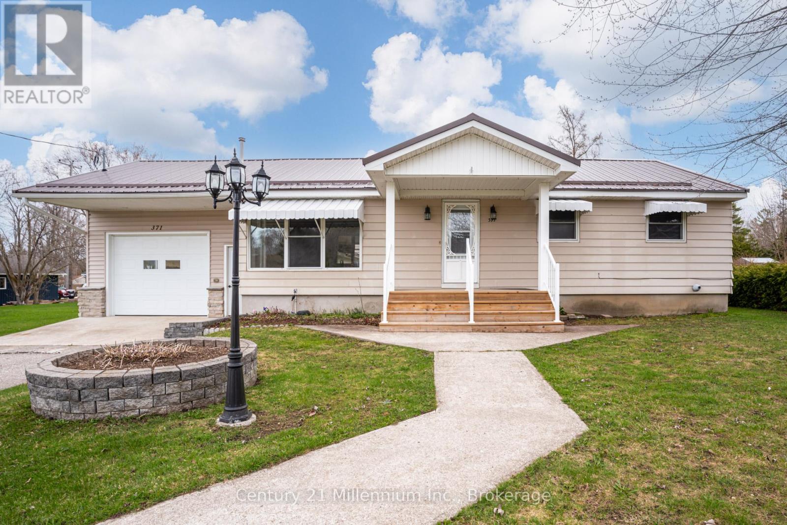 371 Hunter Street, South Bruce Peninsula, Ontario N0H 2T0 - Photo 1 - X13067734