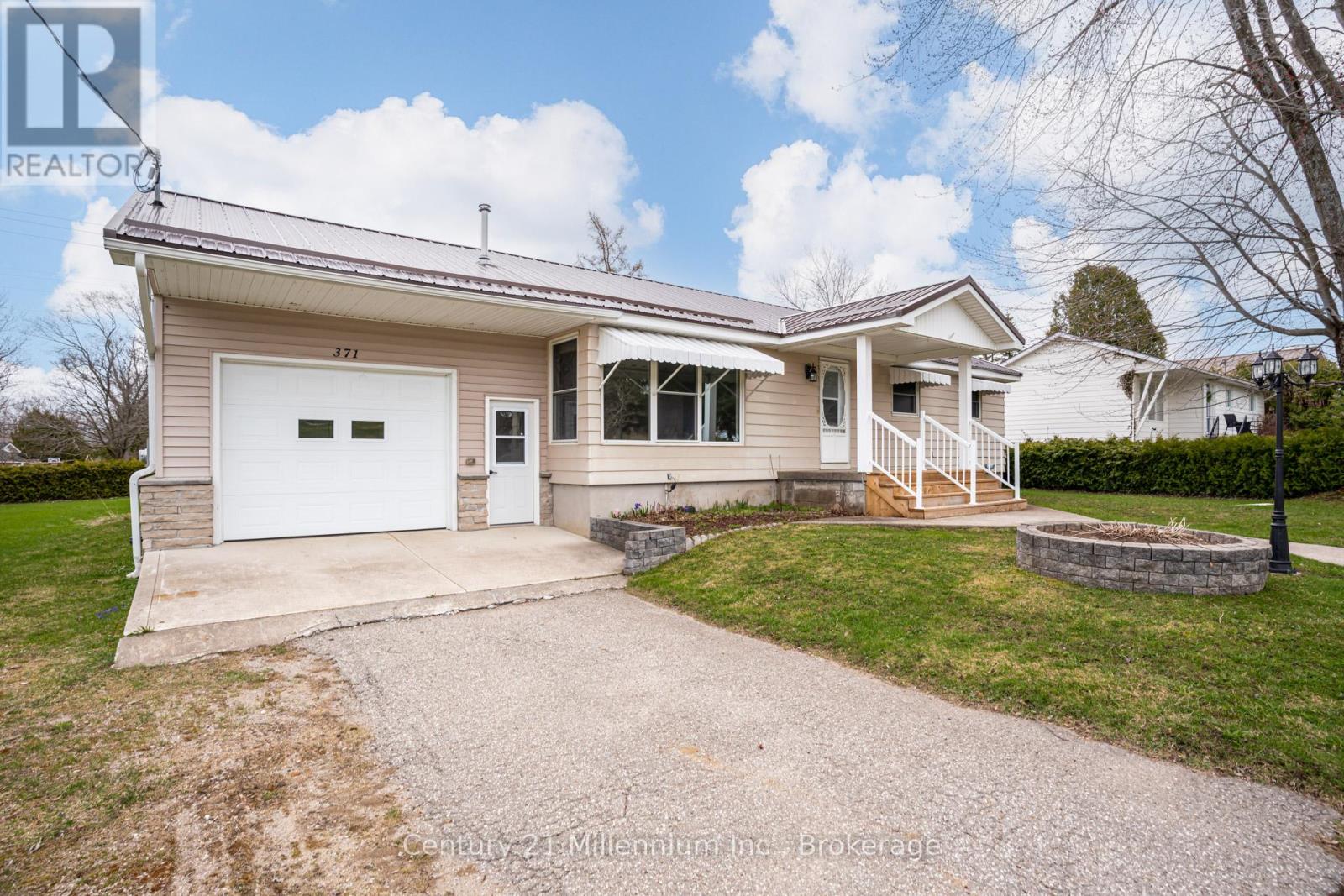 371 Hunter Street, South Bruce Peninsula, Ontario N0H 2T0 - Photo 3 - X13067734