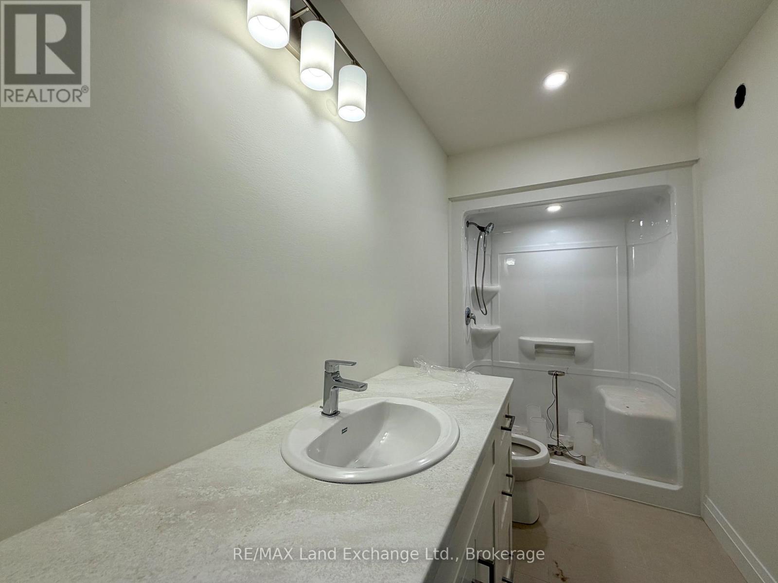 615 Hilker Street, Saugeen Shores, Ontario N0H 2C4 - Photo 5 - X13071270