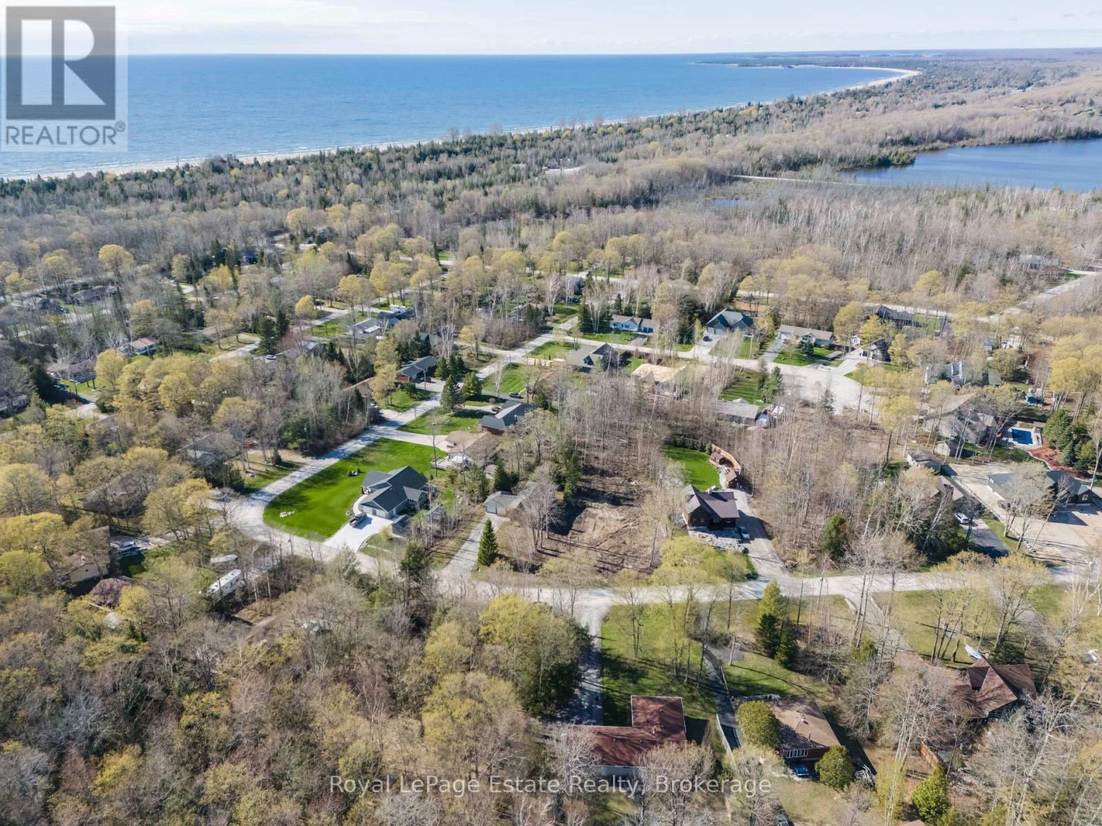 58 Graham Crescent, South Bruce Peninsula, Ontario N0H 2G0 - Photo 2 - X13098730