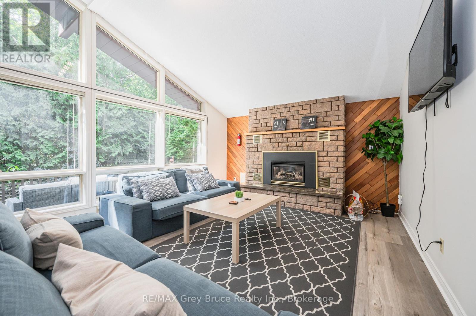 66 Harpur Drive, Northern Bruce Peninsula, Ontario N0H 2R0 - Photo 9 - X13119306