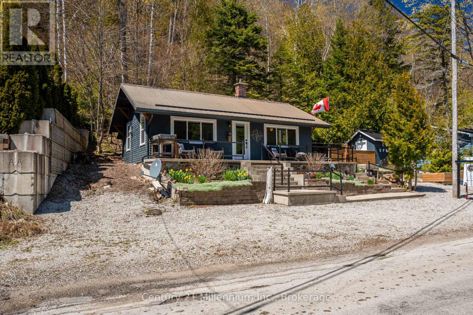 199 Mallory Beach Road, South Bruce Peninsula, Ontario N0H 2T0 - Photo 2 - X13136640