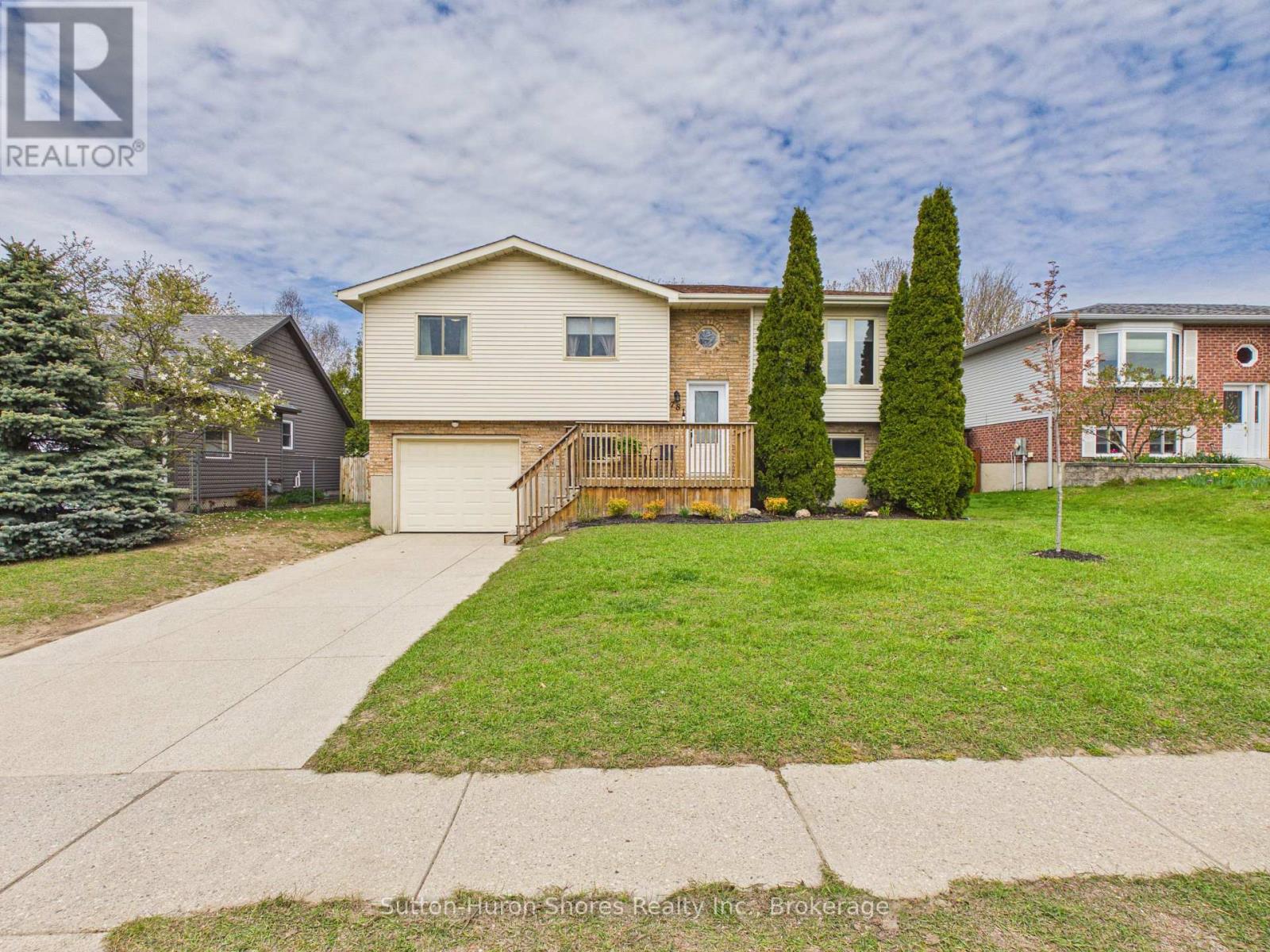 781 Bradford Street, Saugeen Shores, Ontario N0H 2C4 - Photo 3 - X13139722