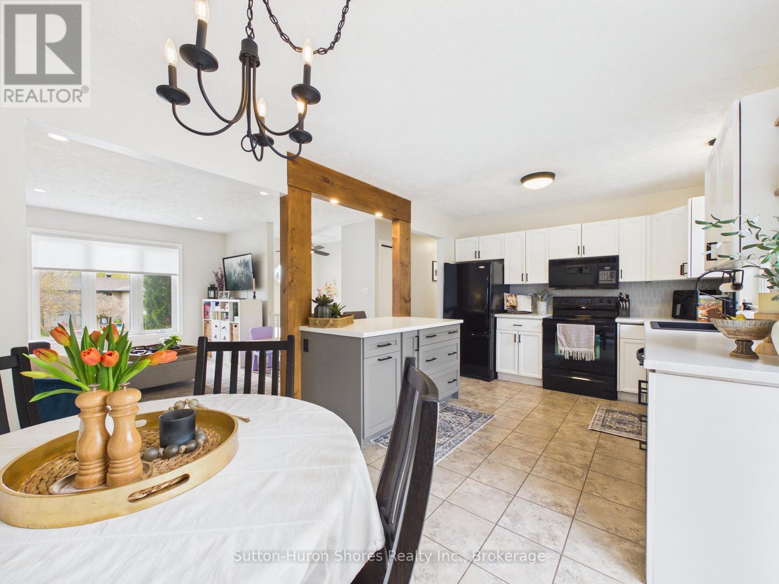 781 Bradford Street, Saugeen Shores, Ontario N0H 2C4 - Photo 9 - X13139722