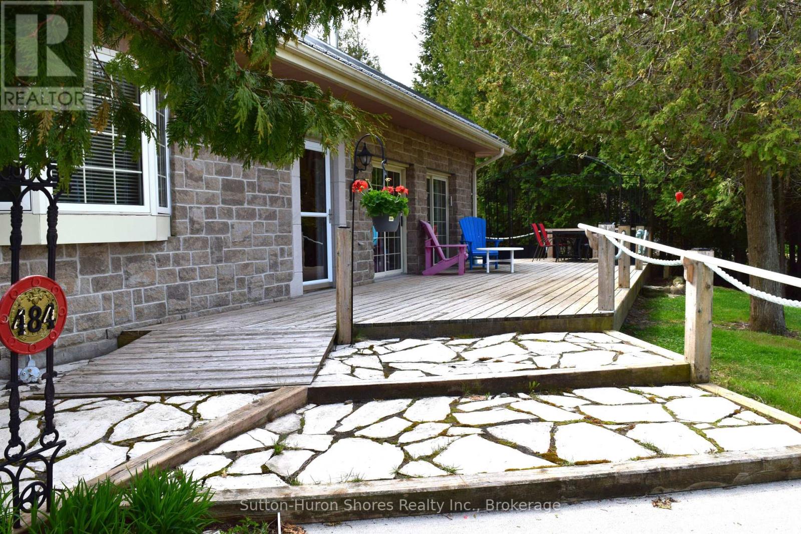 484 Sunset Drive, Kincardine, Ontario N0H 2C5 - Photo 2 - X13140300