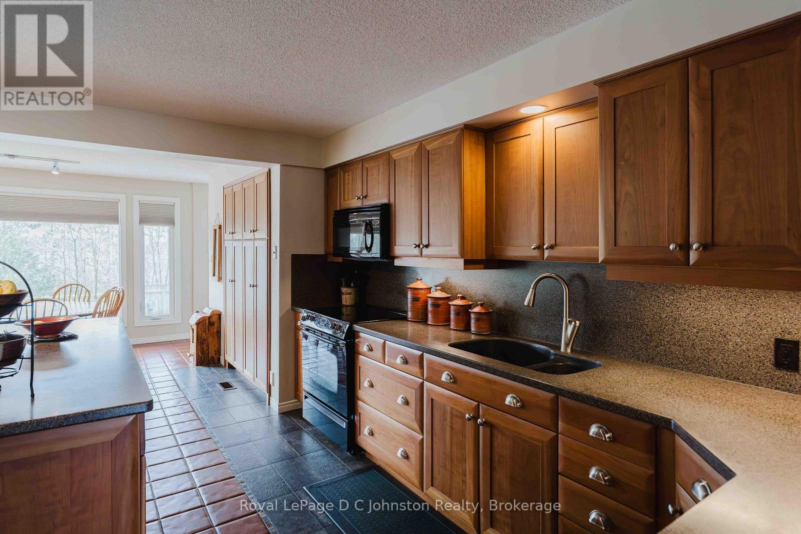 343 Maple Drive, Saugeen Shores, Ontario N0H 2C4 - Photo 6 - X13140744