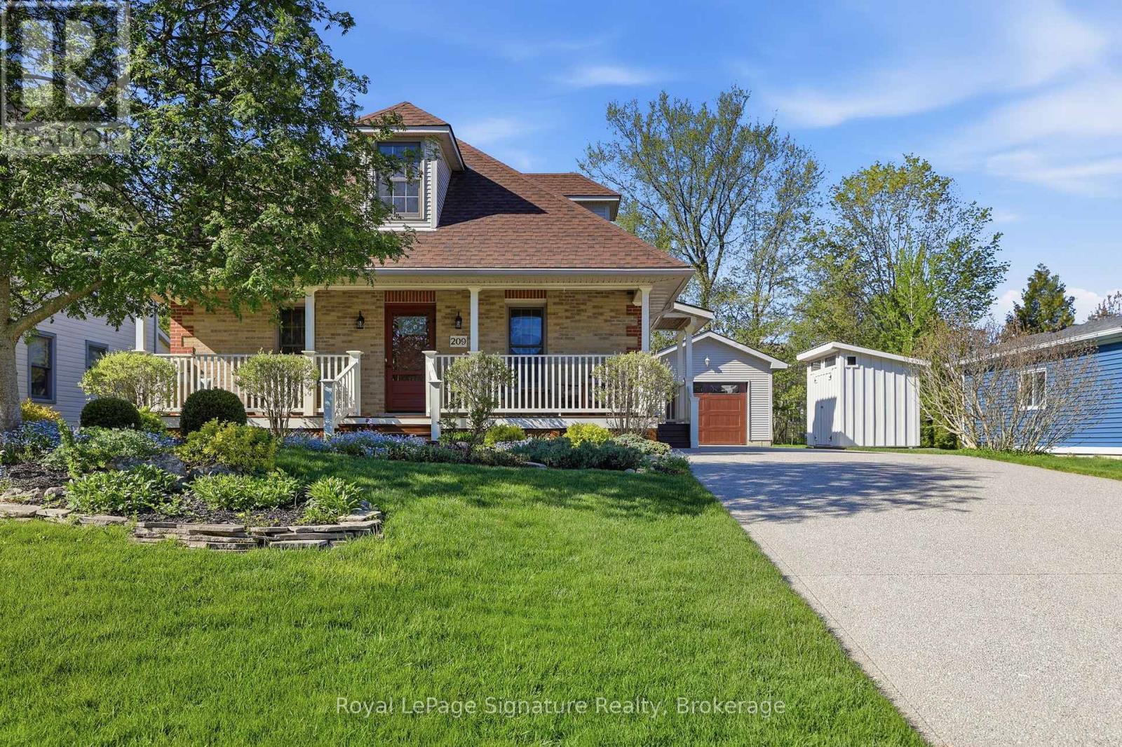 209 Summerhill Road, Saugeen Shores, Ontario N0H 2L0 - Photo 1 - X13163020
