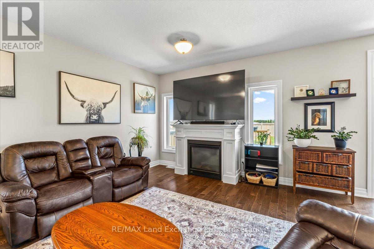 395 Mary Rose Avenue, Saugeen Shores, Ontario N0H 2C3 - Photo 4 - X13169272
