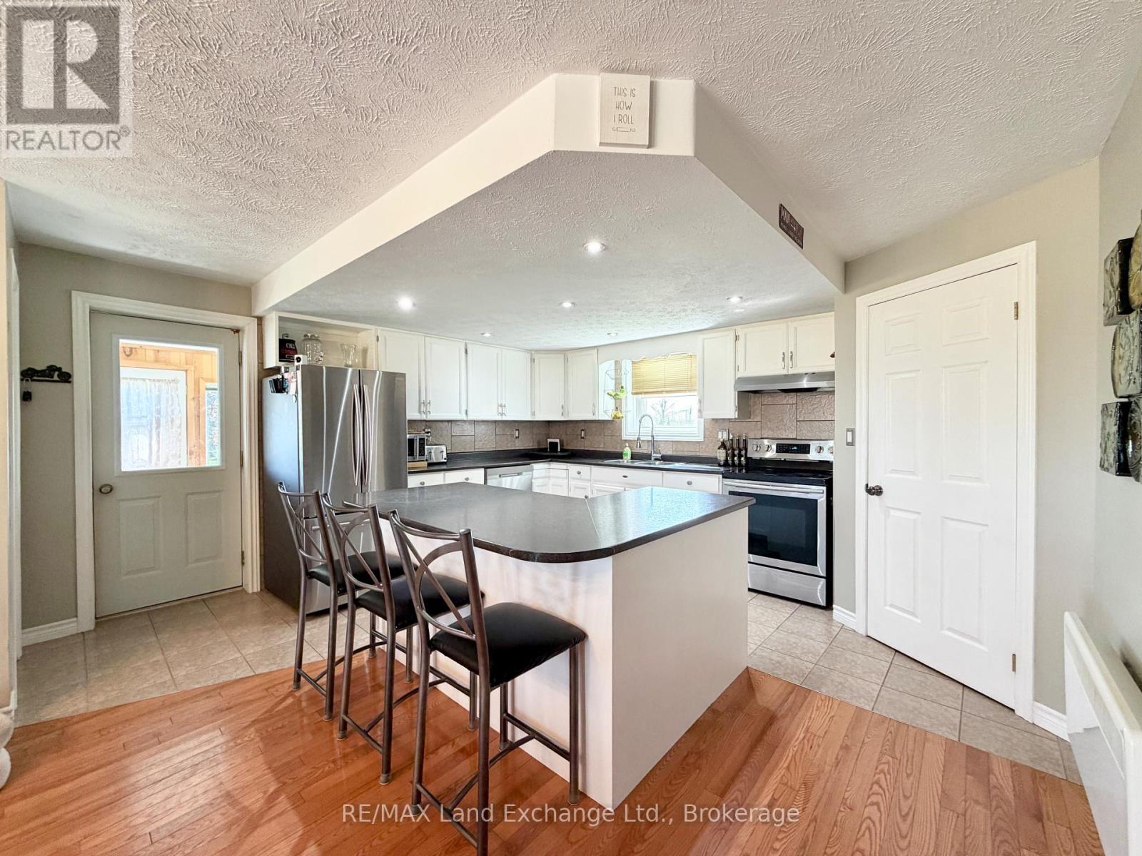 1676 Bruce-Saugeen Townline, Saugeen Shores, Ontario N0H 2C5 - Photo 6 - X13173310