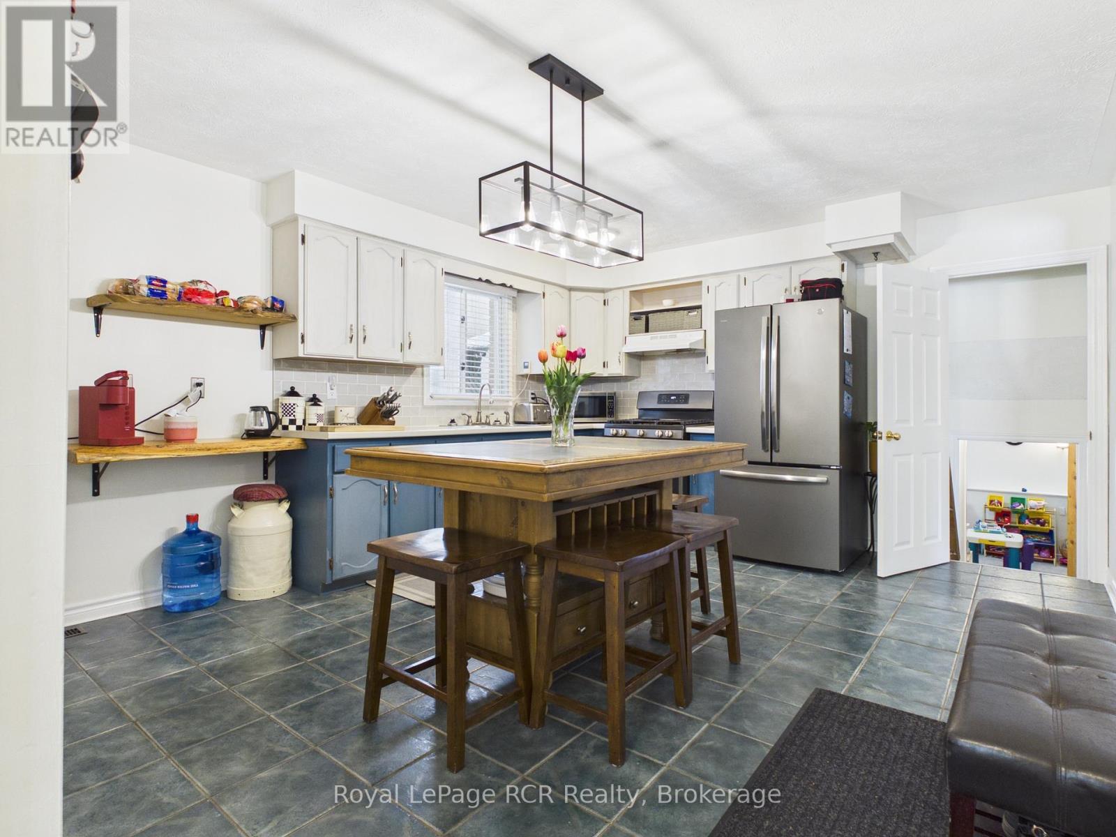 74 Grenville Street N, Saugeen Shores, Ontario N0H 2L0 - Photo 6 - X13174854