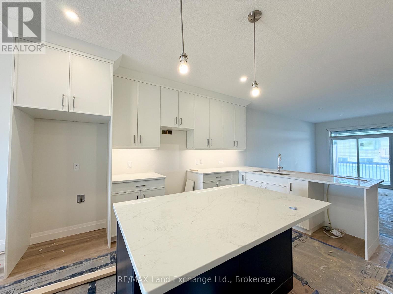 447 Ivings Drive, Saugeen Shores, Ontario N0H 2C1 - Photo 2 - X13176516